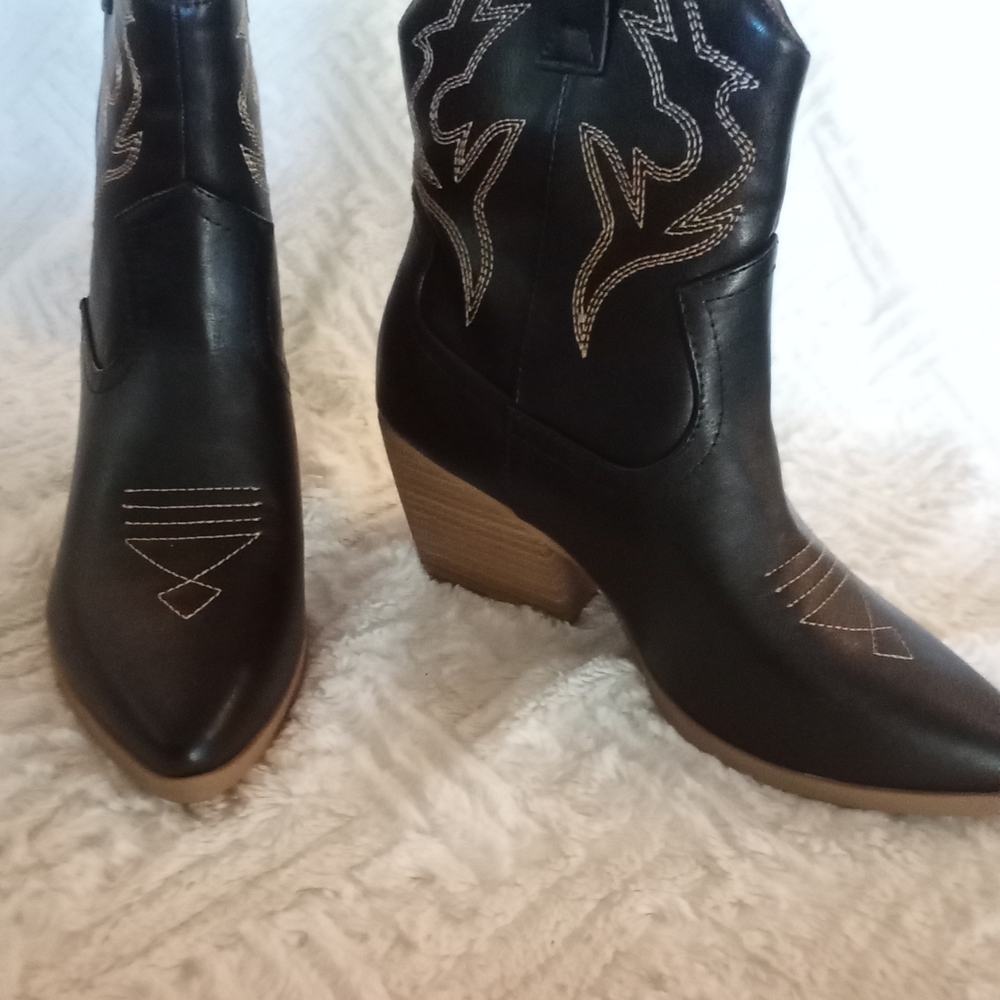 Brown Heeled Boots with Decorative Stitching